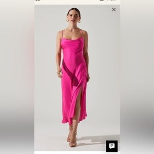 BEAUTIFUL ICY PINK DRESS BY ASTR THE LABEL. Size small. Hardly worn